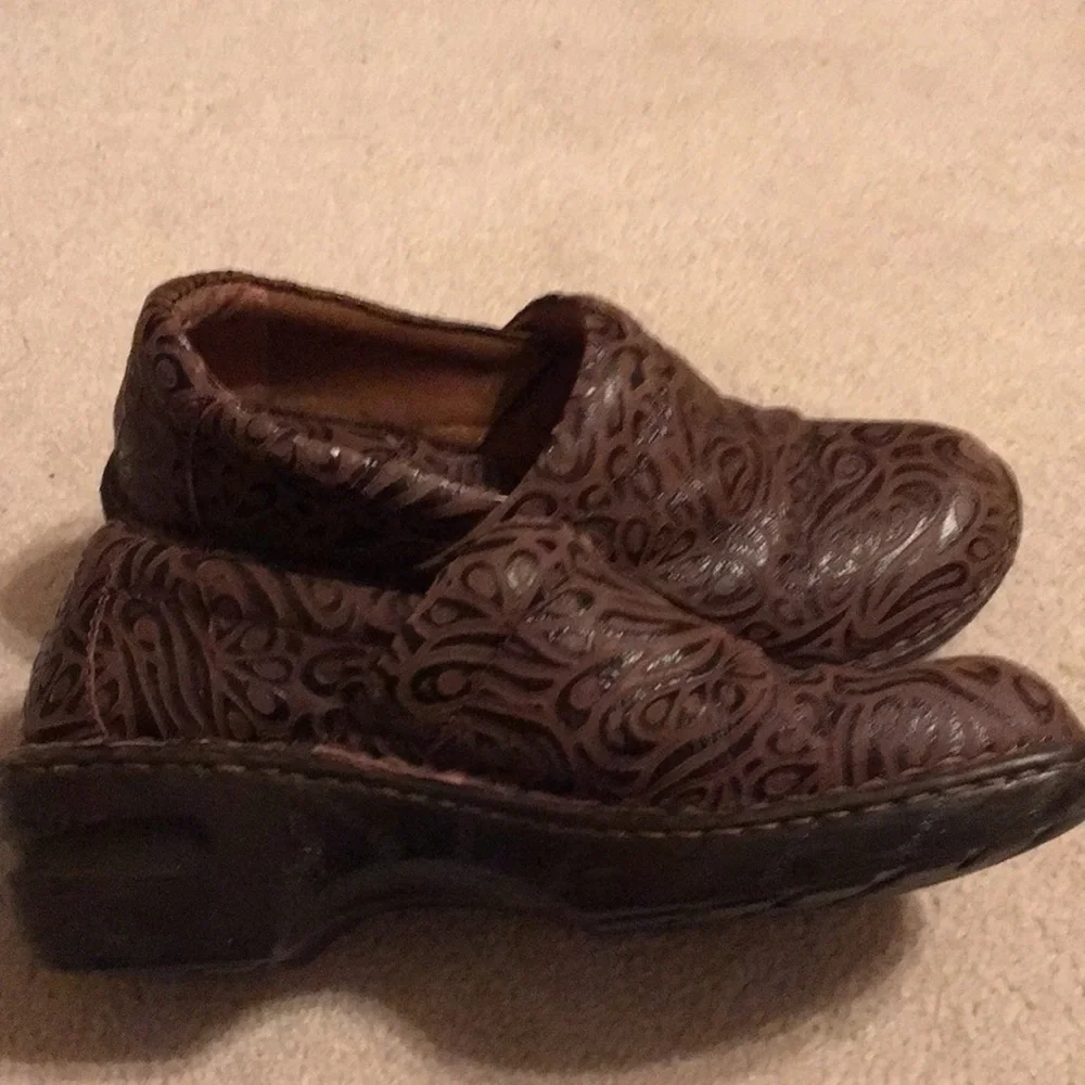 b.o.c. Brown Embossed Shoes - Picture 4 of 15